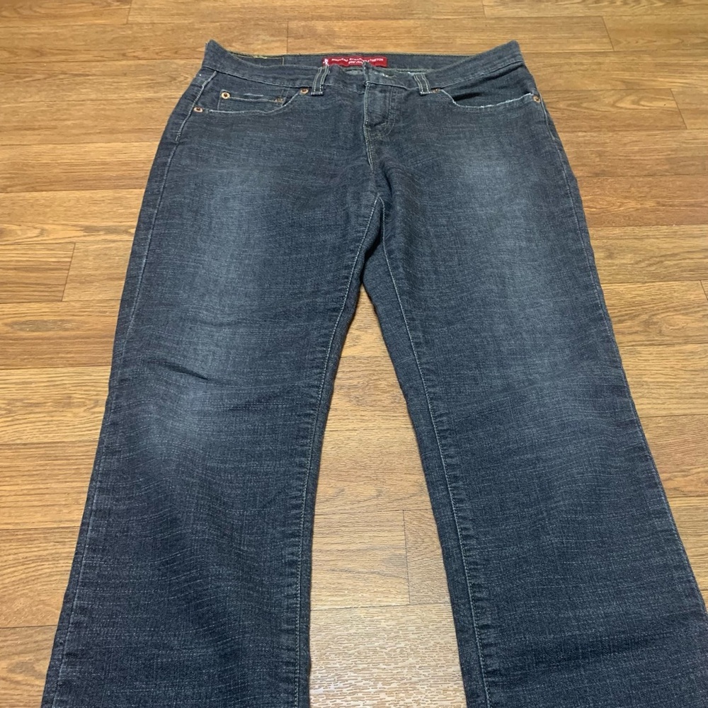 Women’s/juniors Levi’s jeans size 2 petite